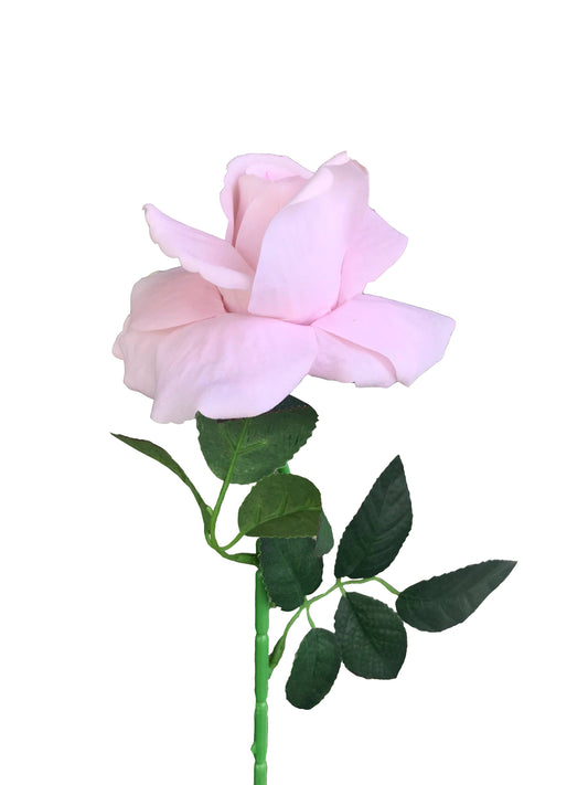 La clásica rosa artificial rosa