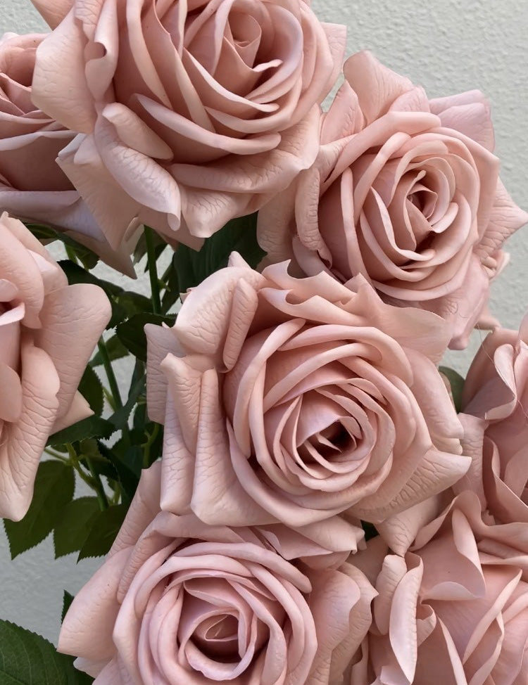 Rose artificielle au toucher réel, rouge feu