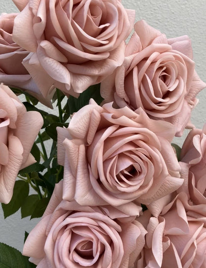 Rose artificielle au toucher réel, rouge feu